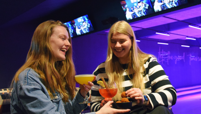 Meiden in de bowlingbaan